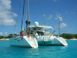  con el patrón hacia las islas Aeolian 